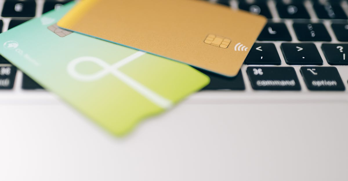 Moedas empilhadas representando investimentos e acumulação de patrimônio